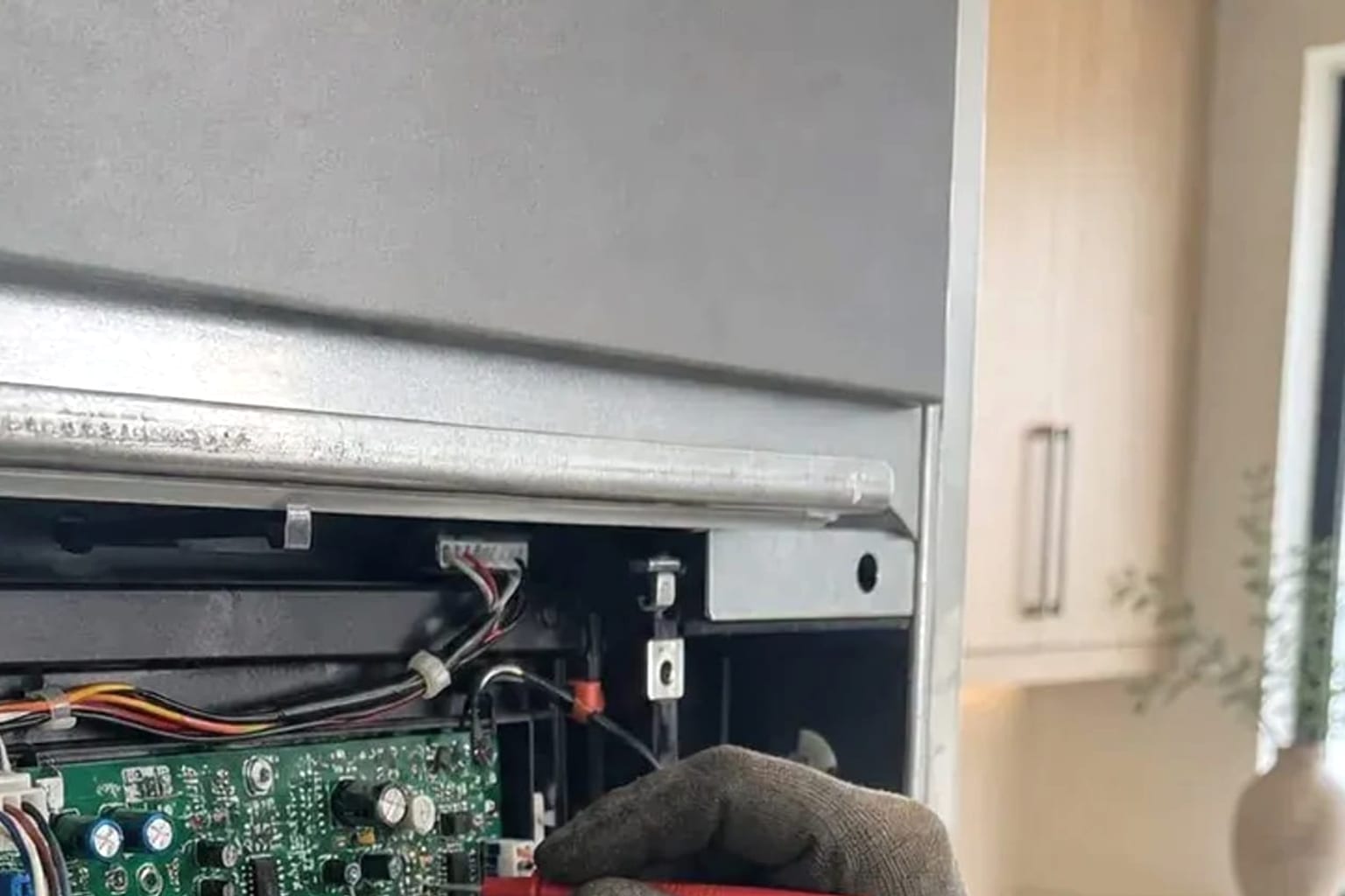 Choosing a repair service — The San Mateo Sub-Zero Repair Scorecard: 8 Questions That Separate Specialists from Parts-Swappers